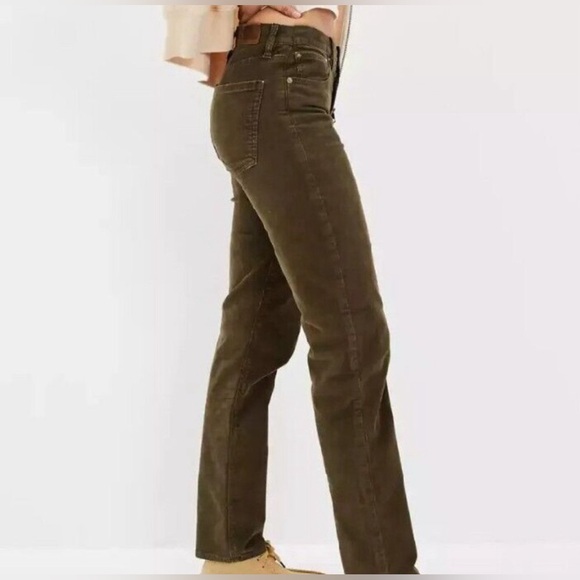 American Eagle 90’s straight corduroys. Size 0 - Picture 2 of 9